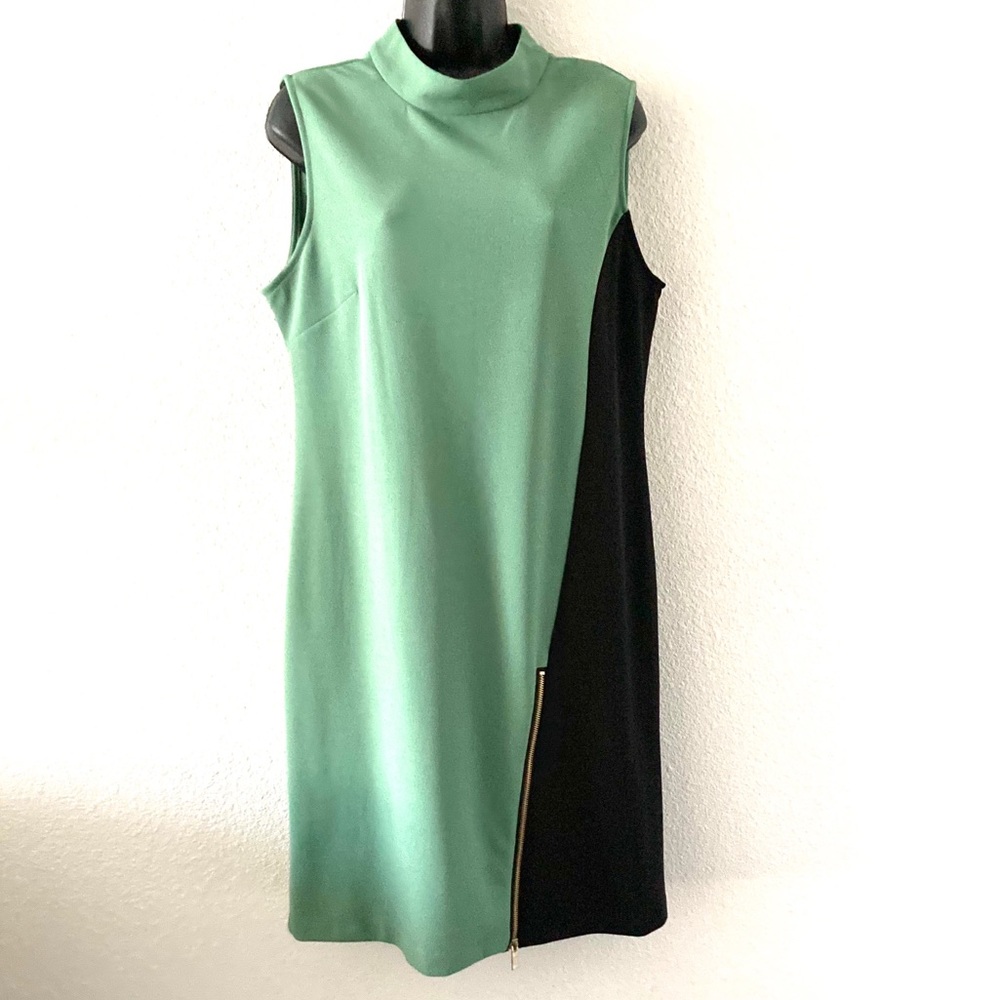 Sharagano Mock Neck Colorblock Dress. - Picture 3 of 8